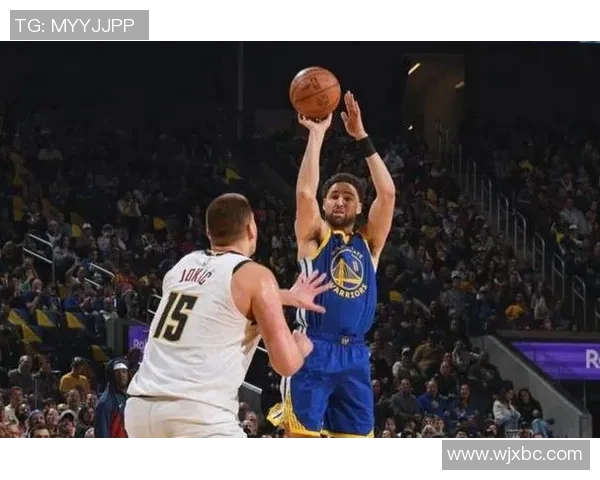 勇士与掘金的巅峰对决库里闪耀时刻再现篮球传奇