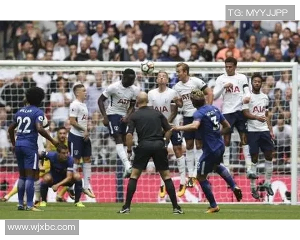 班特列与金士顿城的激烈对决揭示了足球战术与团队合作的精彩较量